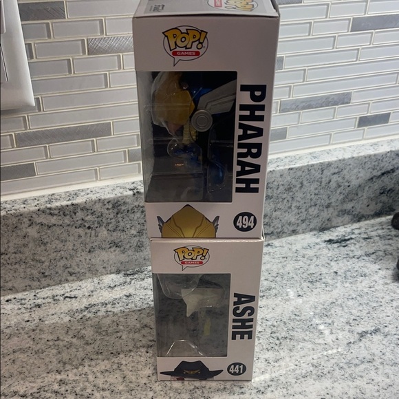 Funko Overwatch Pharah and Ashe Figures - Gold and Blue - Picture 4 of 5